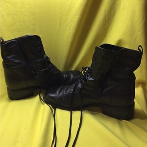 Santana Canada Black Lace-Up Combat Boots